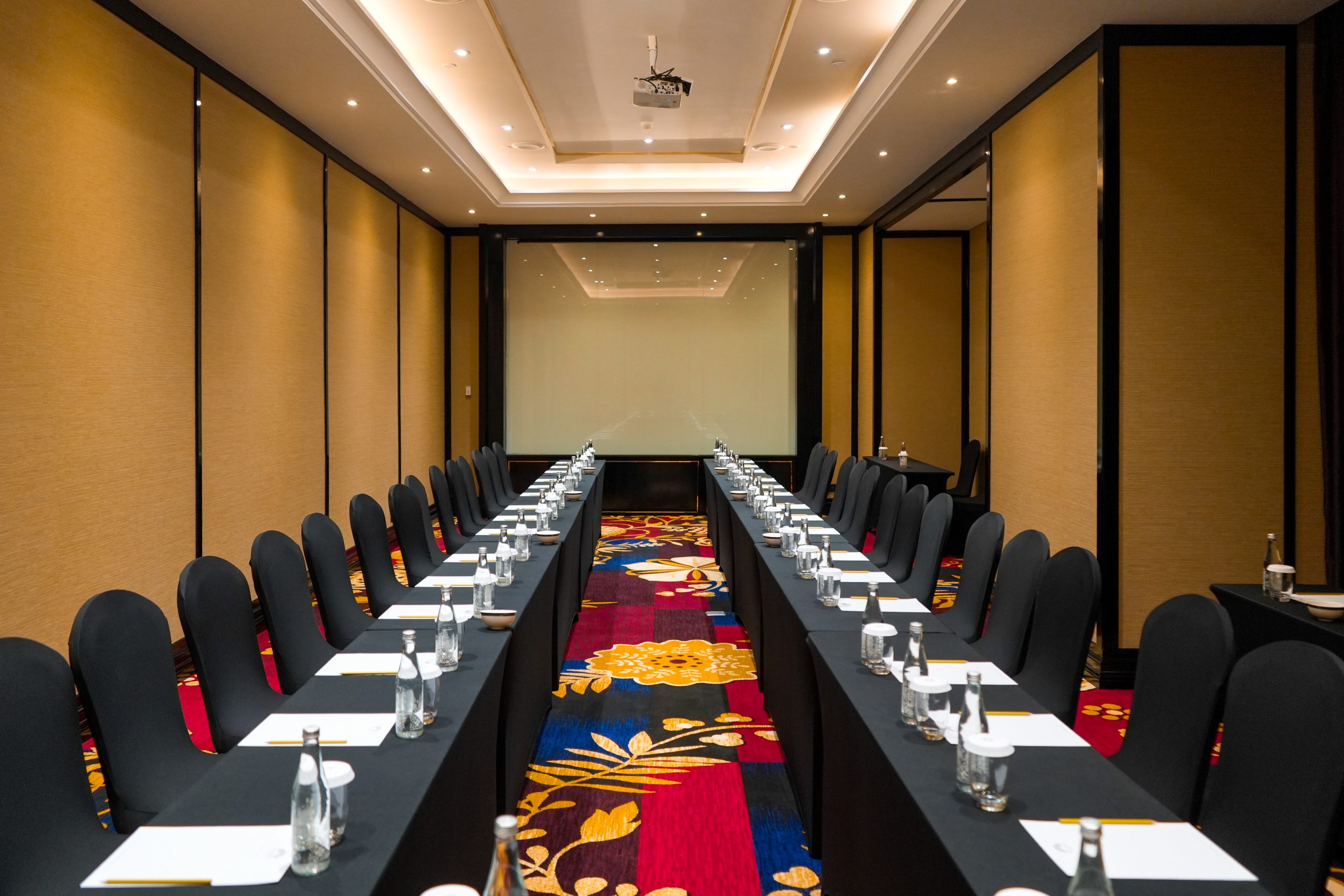 BOARDROOM photo 11