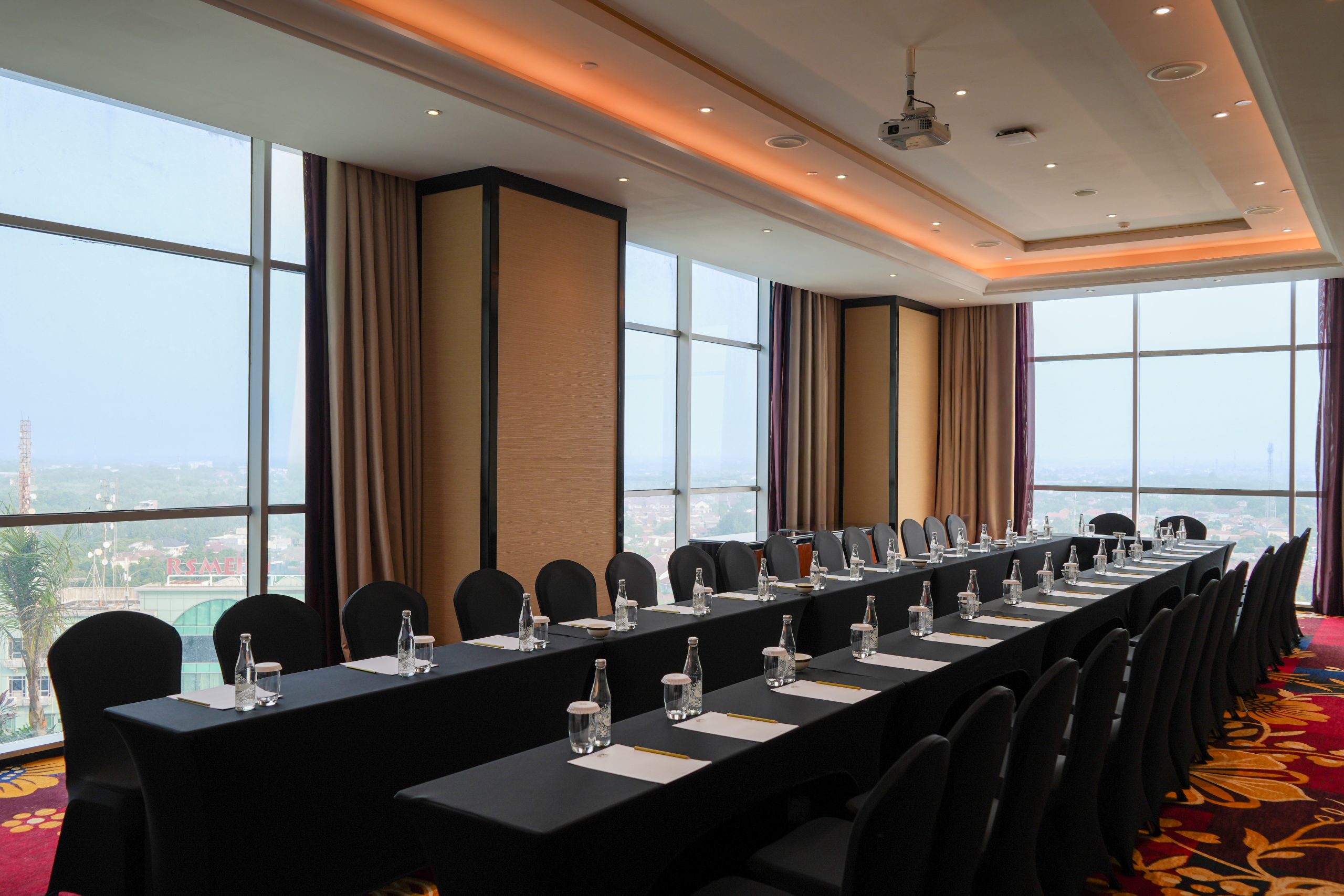 BOARDROOM photo 1