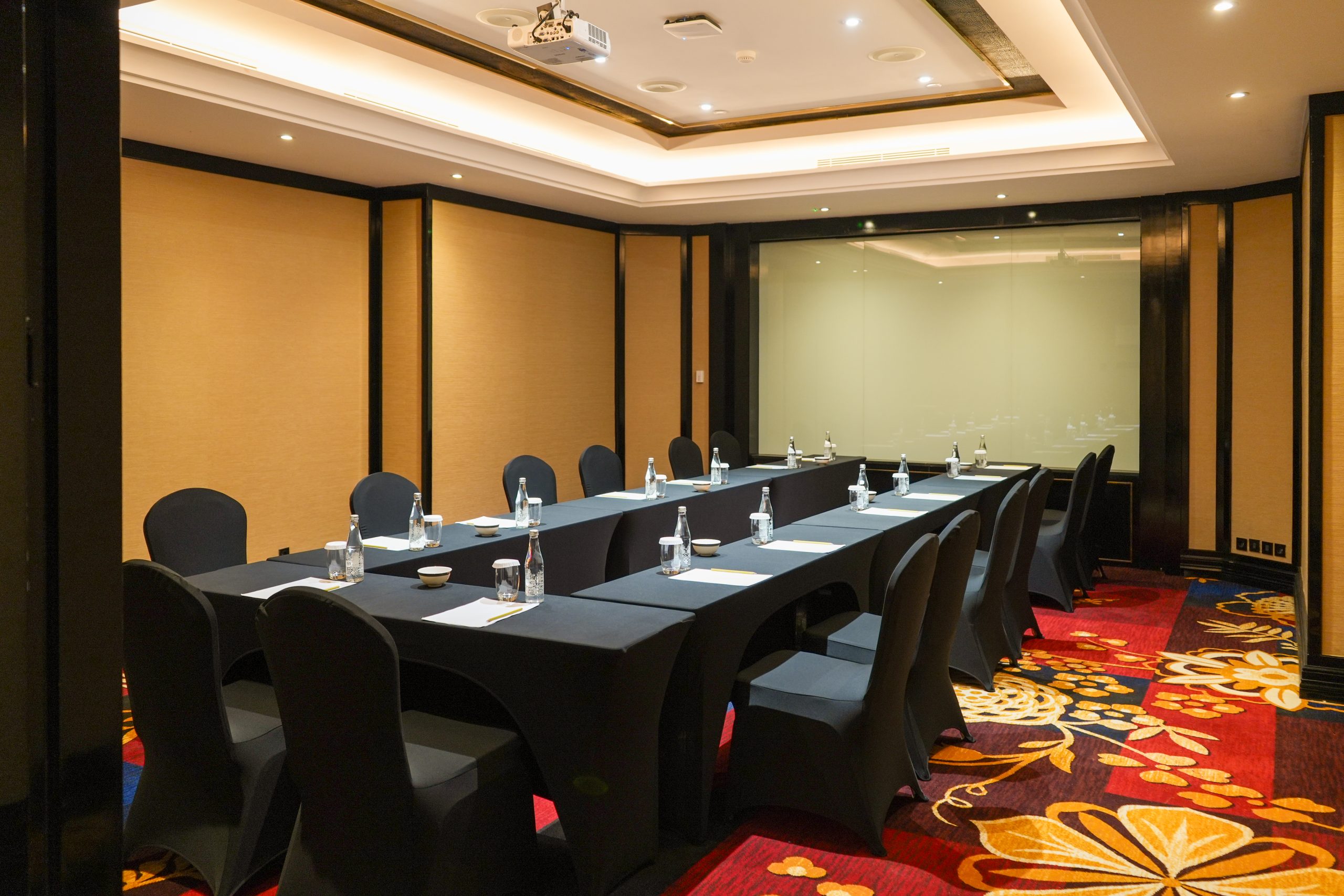 BOARDROOM photo 8