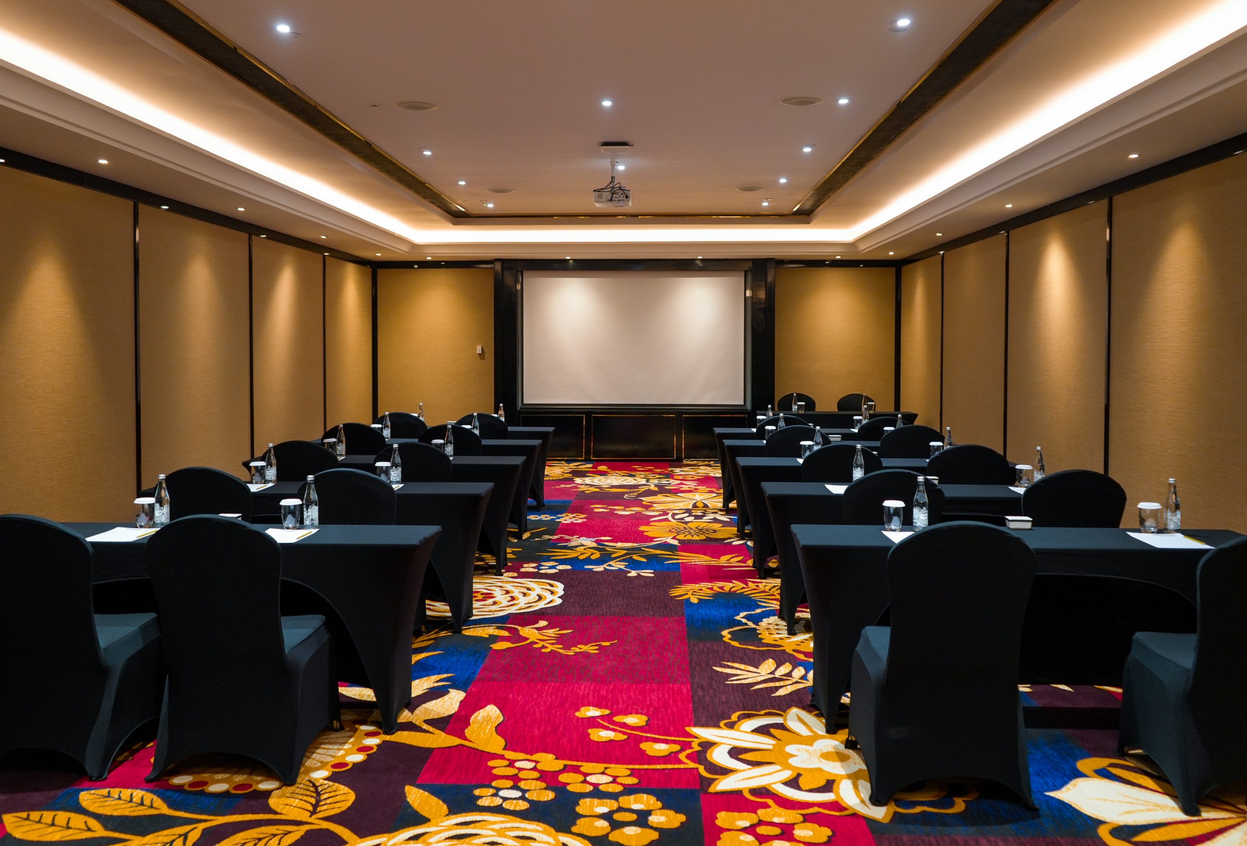 BOARDROOM photo 6