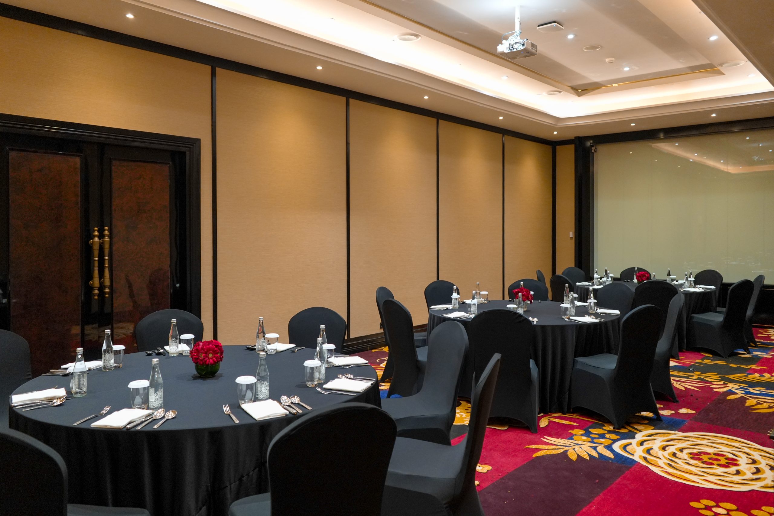 BOARDROOM photo 9