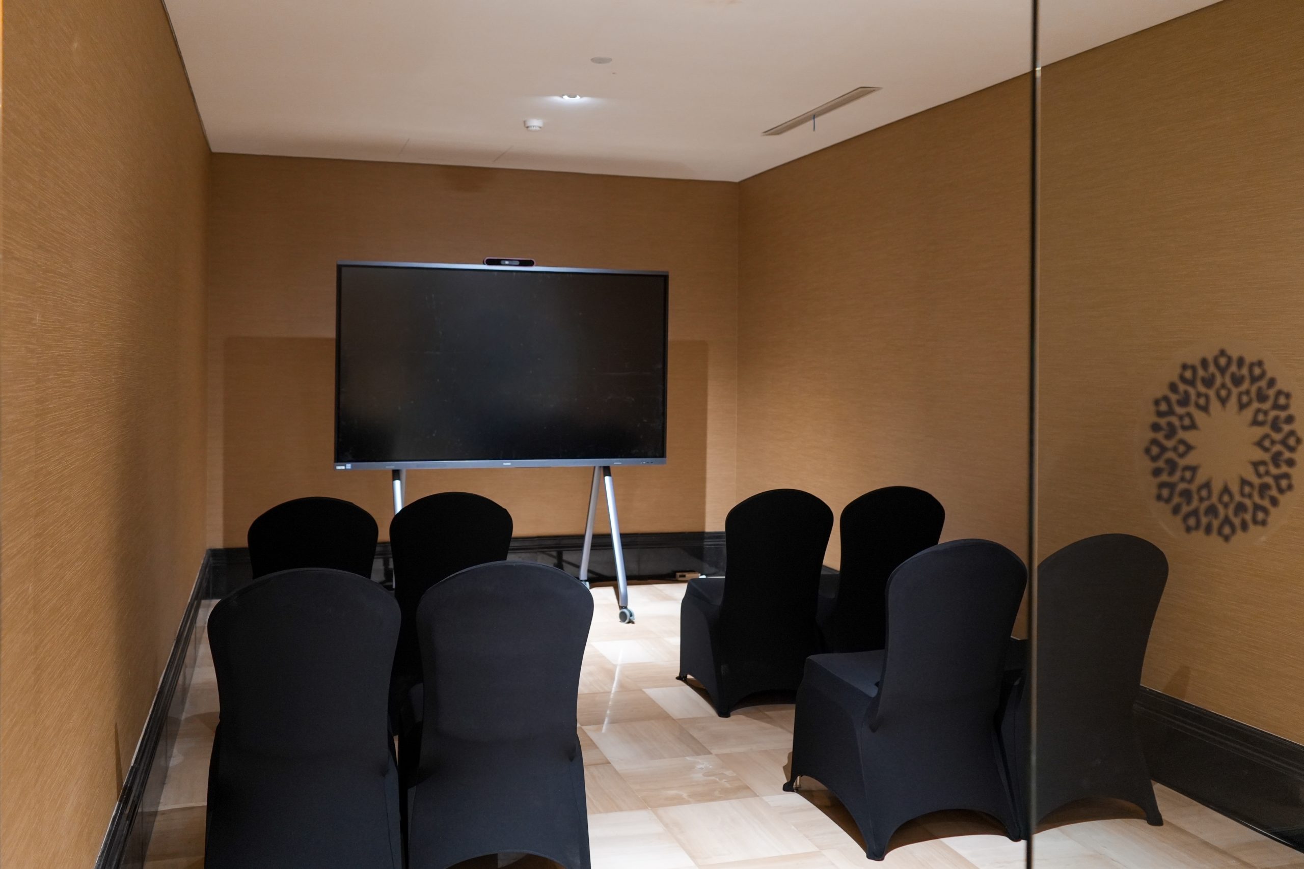 BOARDROOM photo 7