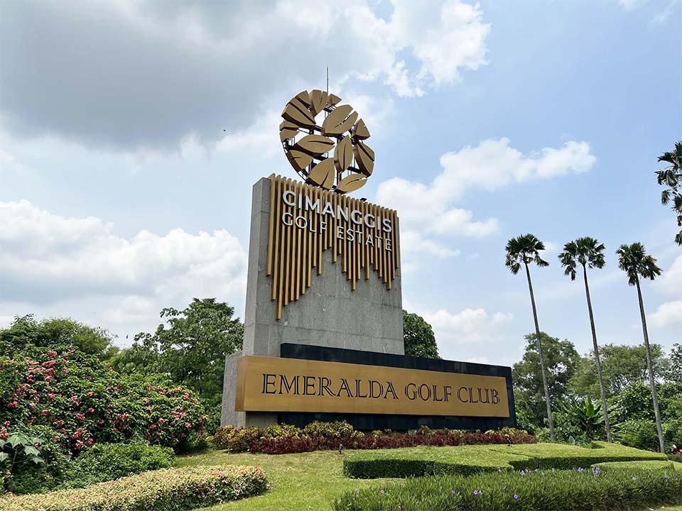 EMERALDA GOLF CLUB